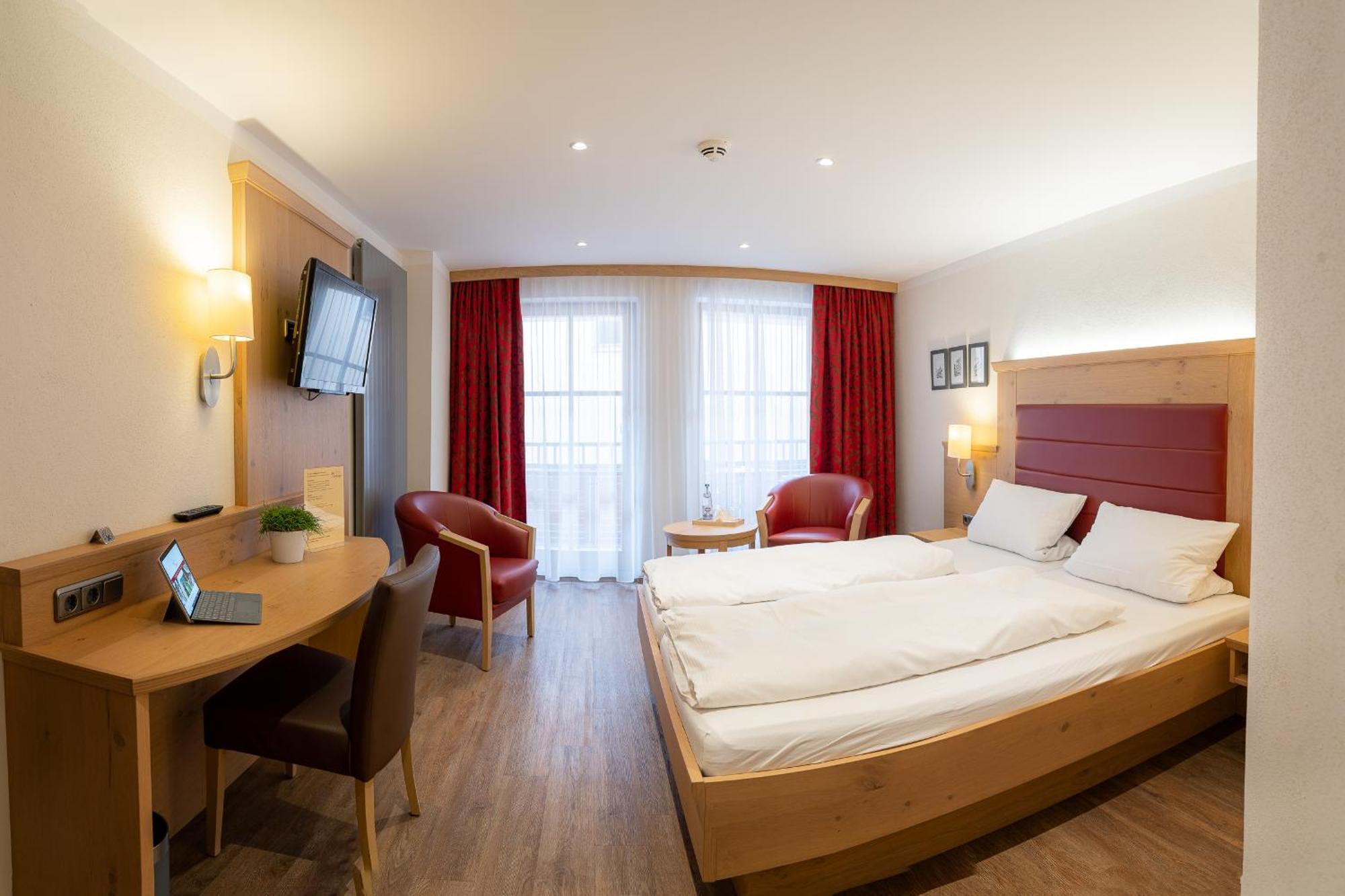 Zum Dallmayr Hotel Garni Berching Bagian luar foto