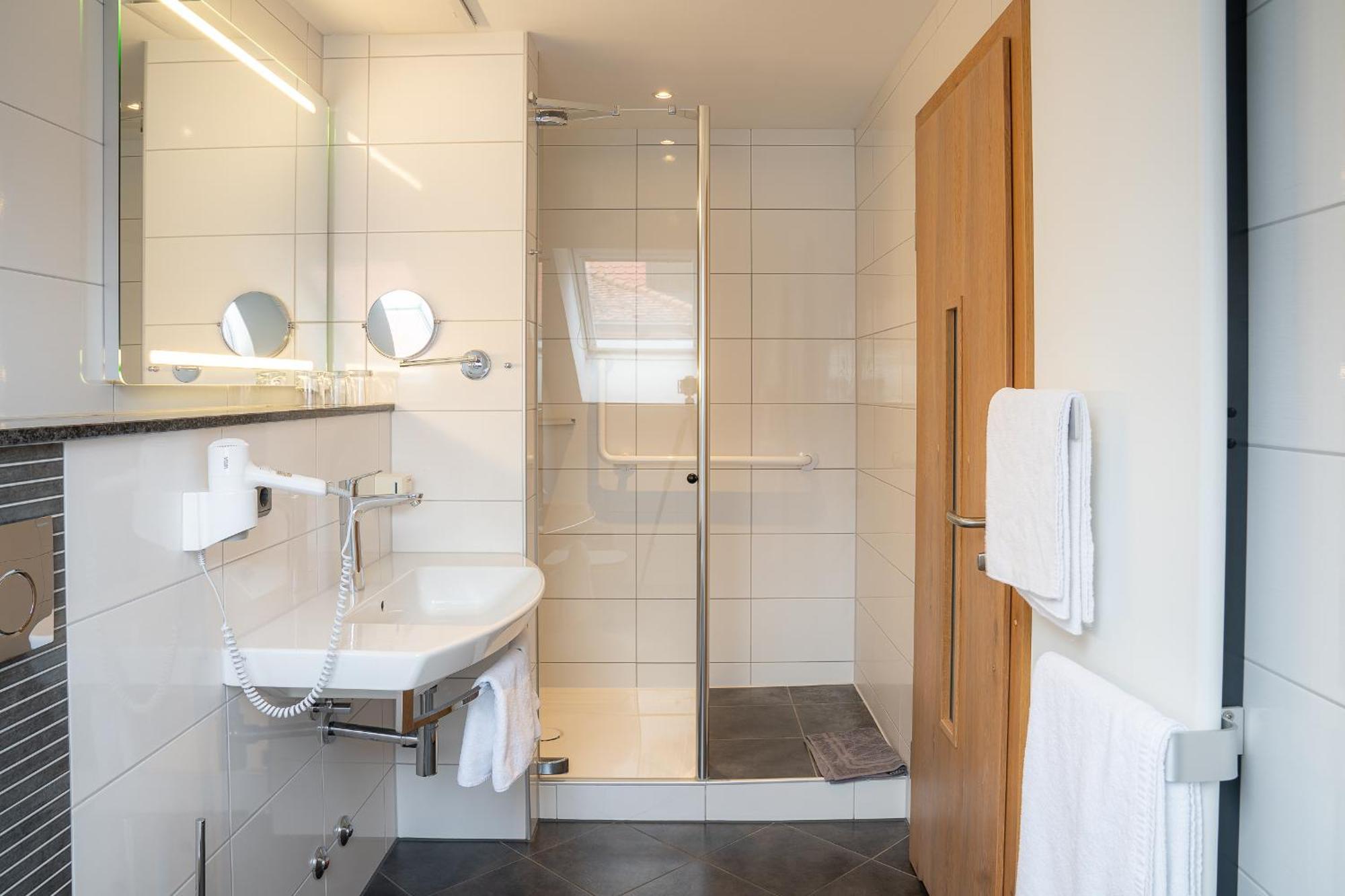 Zum Dallmayr Hotel Garni Berching Bagian luar foto