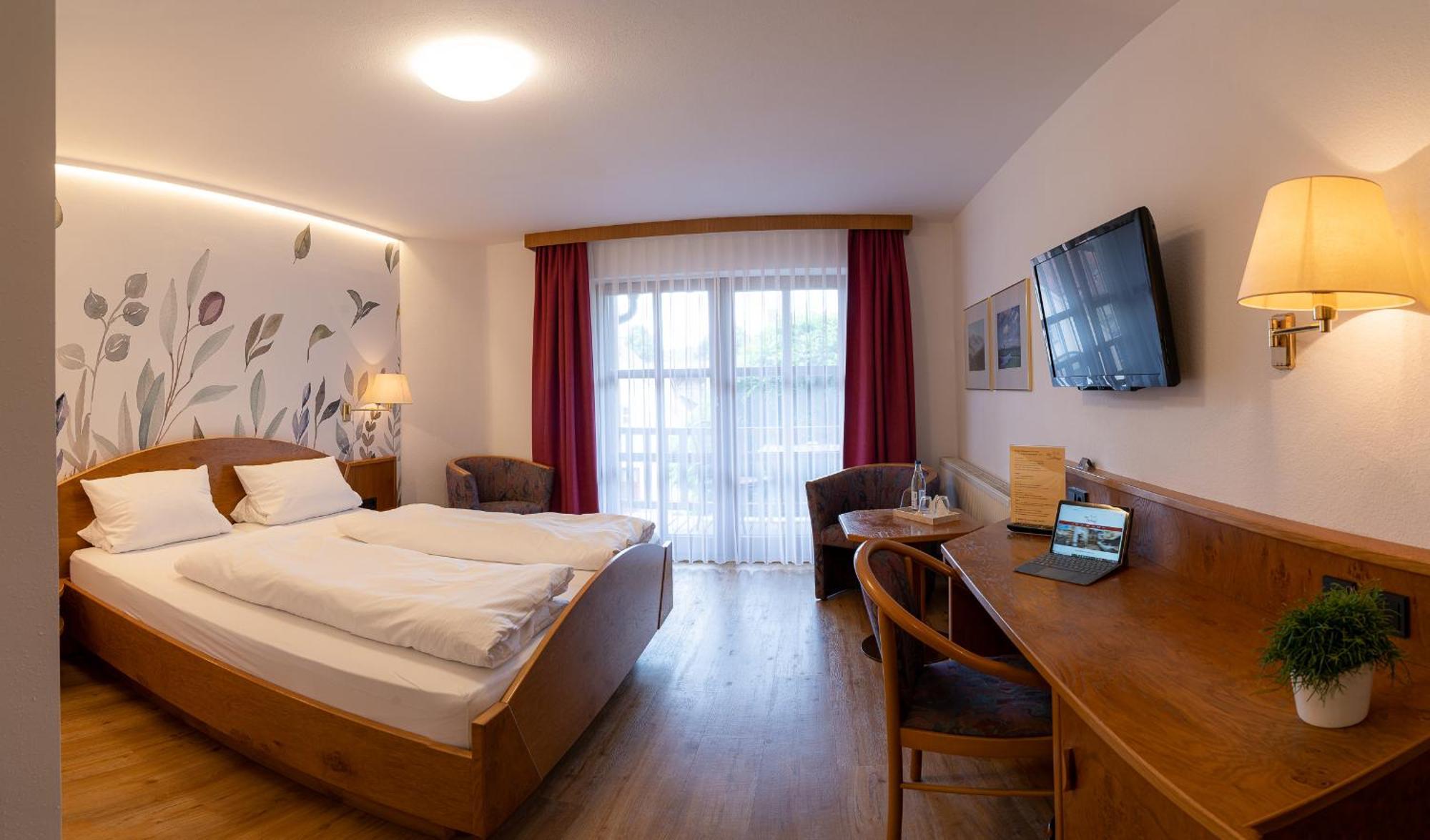 Zum Dallmayr Hotel Garni Berching Bagian luar foto