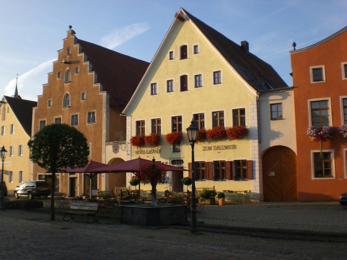 Zum Dallmayr Hotel Garni Berching Bagian luar foto